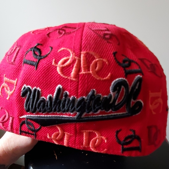 Vintage fitted DC hat - Picture 2 of 3